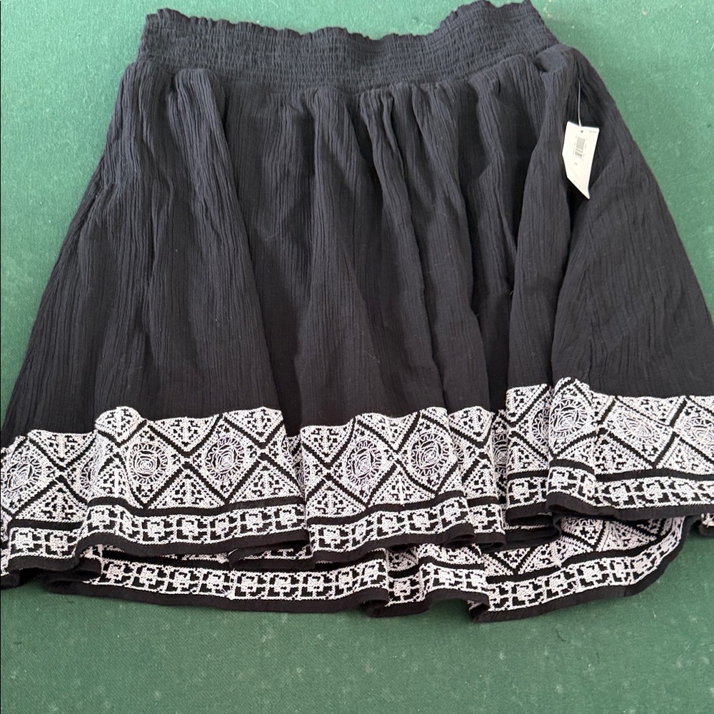 Old Navy Black Skirt with White Embroidery. CAJA # 1. C
